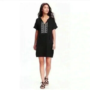 Old Navy Medium black embroidered peasant dress small
